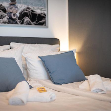 Federnest - Luxus-Studio - Kingsize Boxspringbett - Home-Office Mit Monitor Und Drucker - 11 Min Hbf Duisburg Bagian luar foto